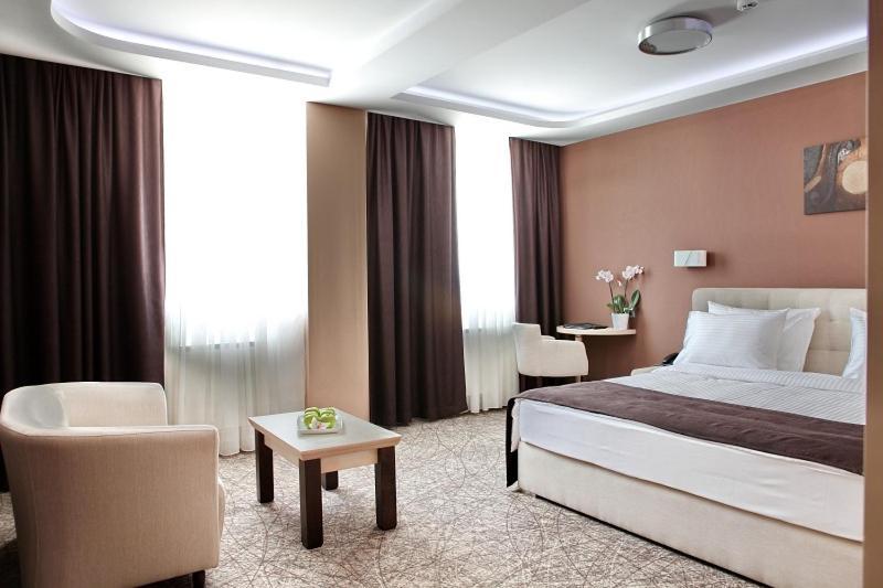 Garni Hotel Aveny Cacak Exterior photo