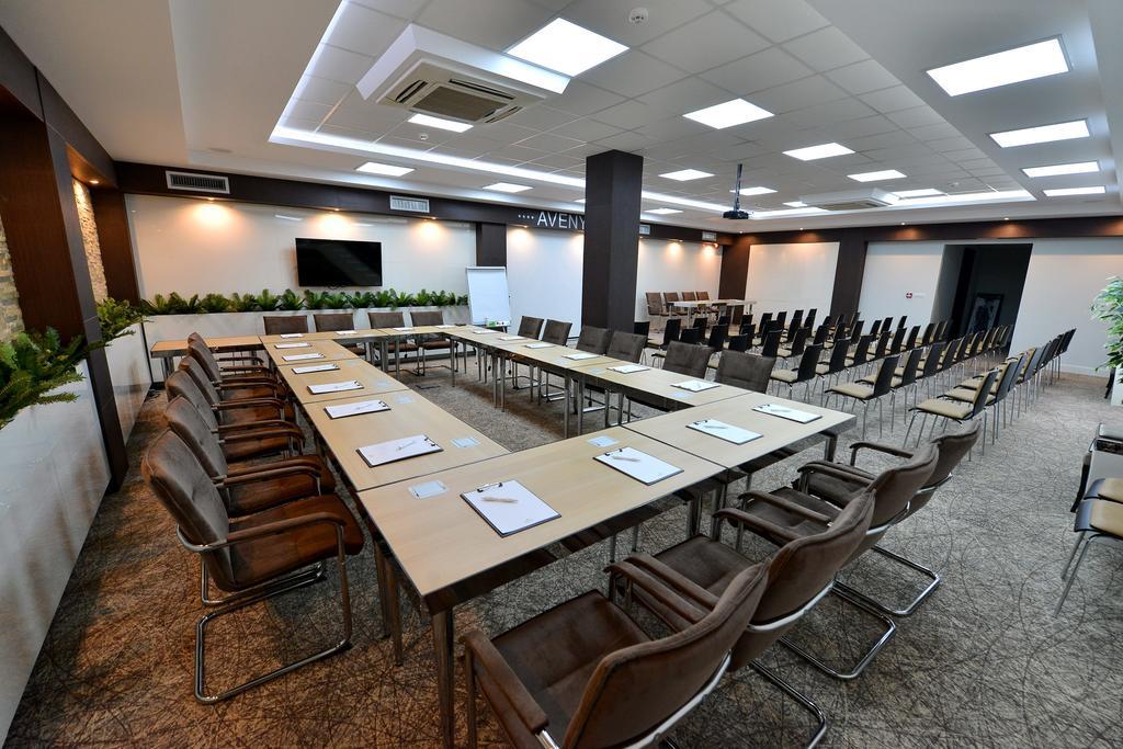Garni Hotel Aveny Cacak Exterior photo